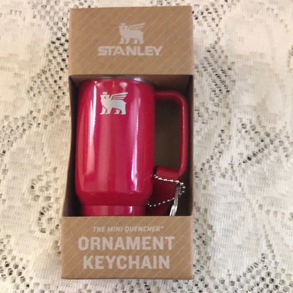 STANLEY E.L.F
KEYCHAIN
ORNAMENT RED delicious 
SHIMMER. LIMITED EDITION - Picture 1 of 3